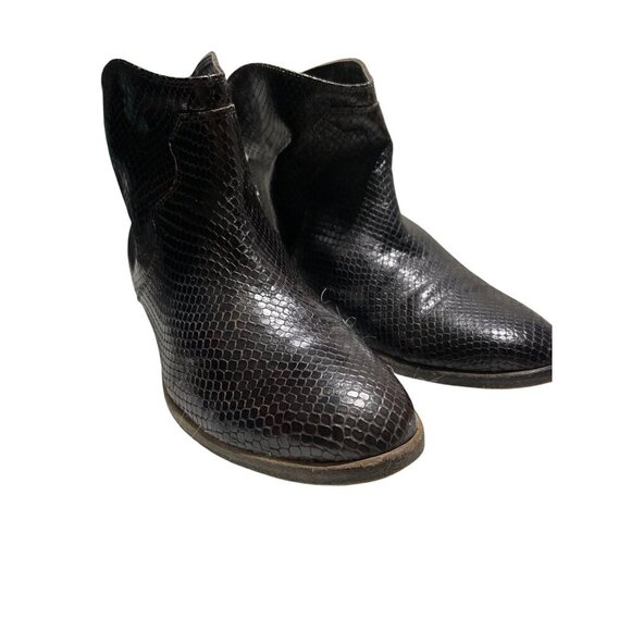 AGL Womens Size 39 Black Snake Embossed Leather Ankle Boots 8 - Picture 1 of 6